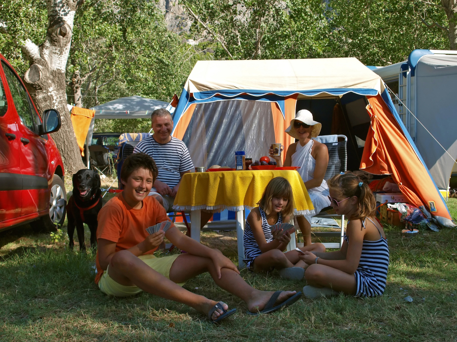 famille en camping près La Rochelle